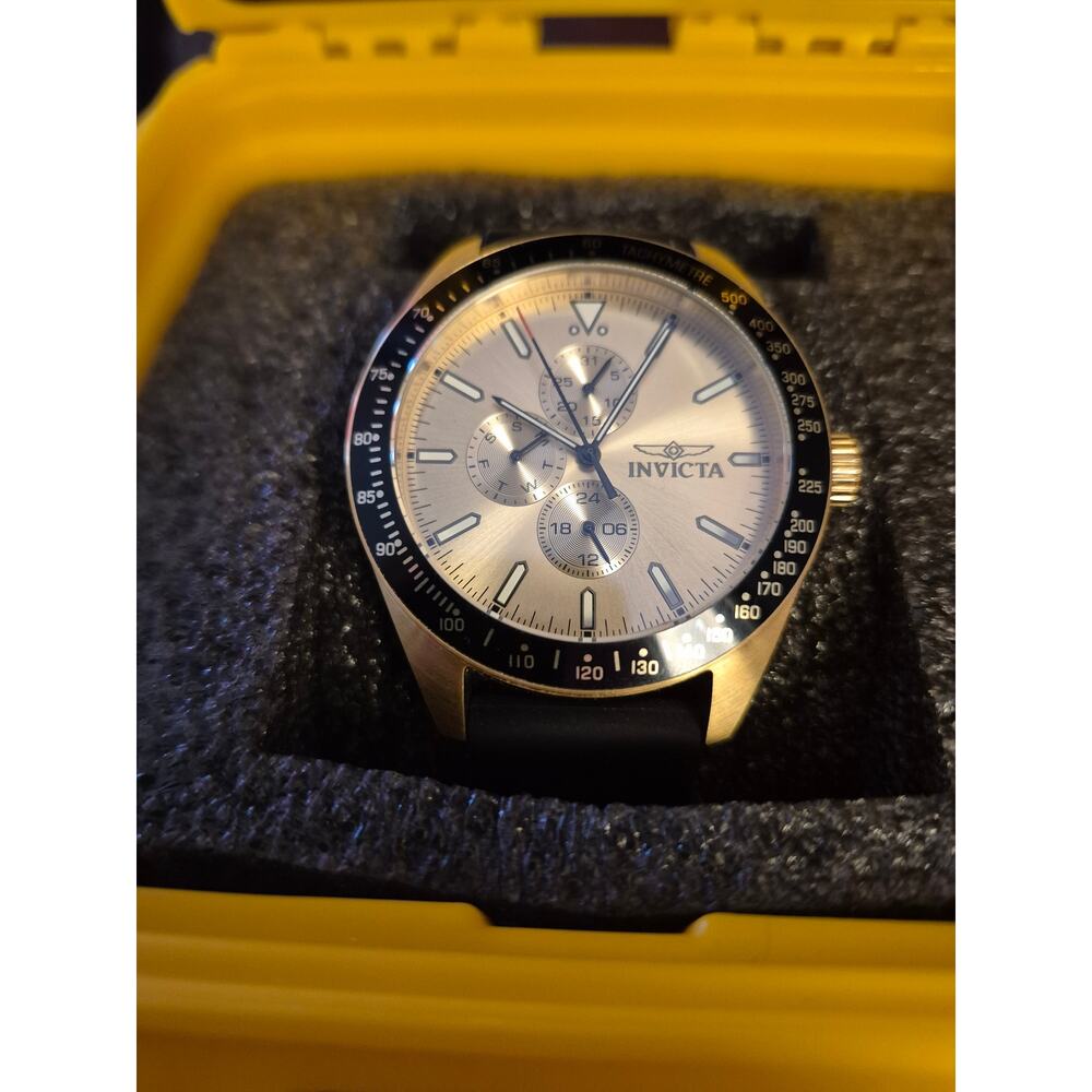 Invicta Aviator